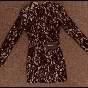 PRETTY LITTLE THING X KOURTNEY KARDASH LACE DRESS